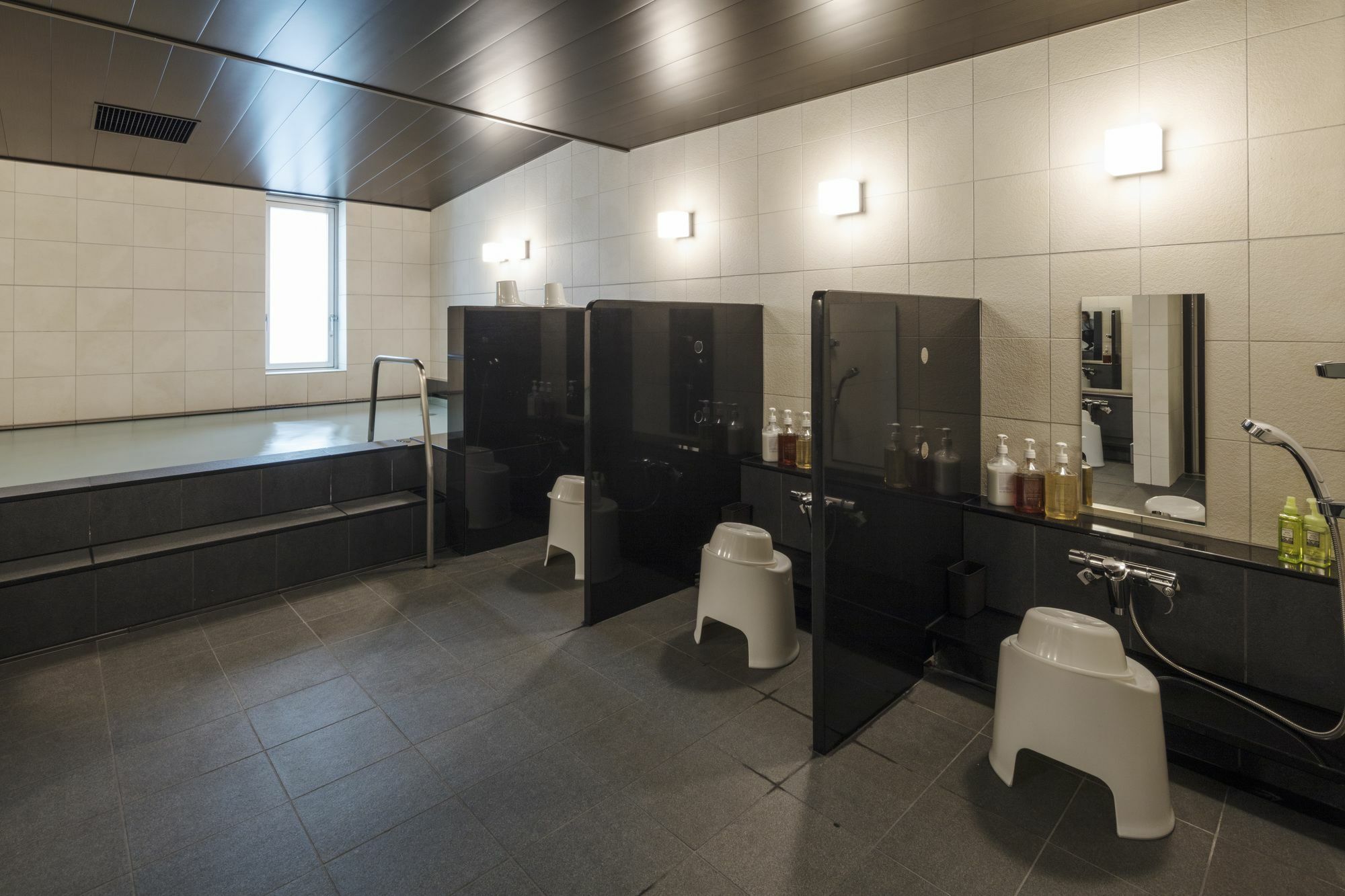 First Cabin Nishiazabu Tokyo Bagian luar foto